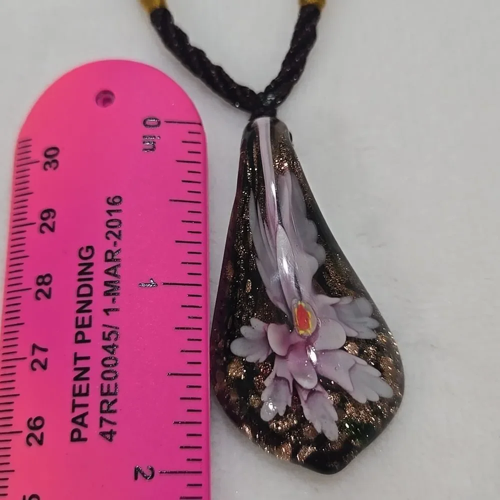Elegant Floral Glass Pendant Necklace